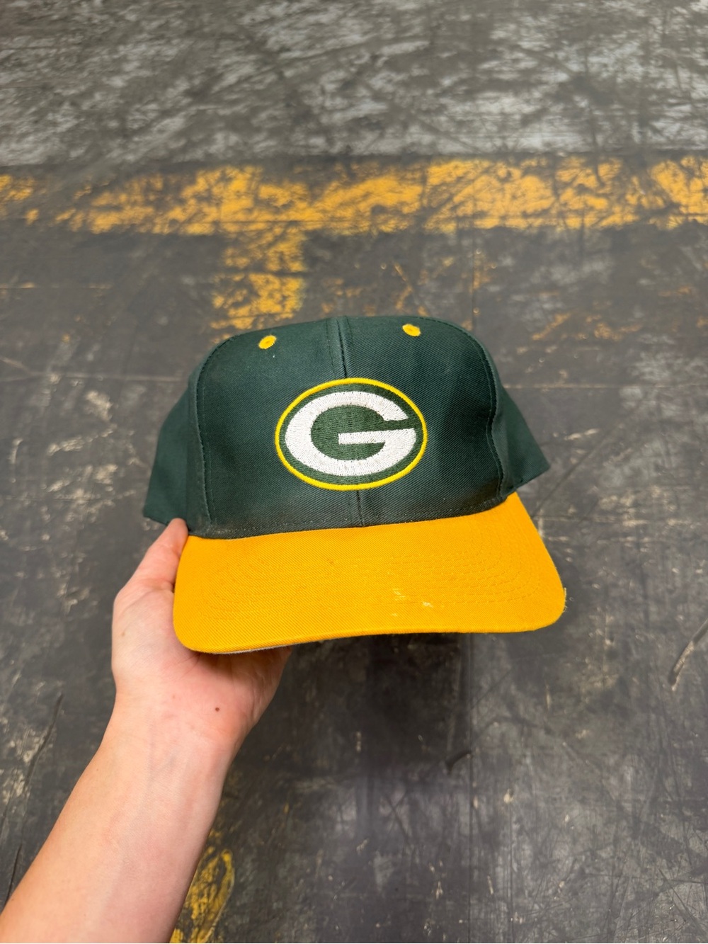 Vintage 90s Logo 7 Green Bay Packers NFL Embroidered Two-Tone Snapback Hat